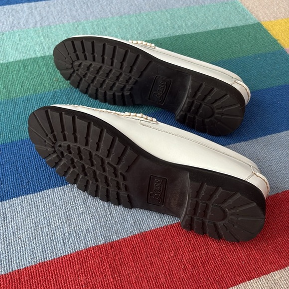 G.H. Bass & Co. Cream Loafers - Picture 5 of 6